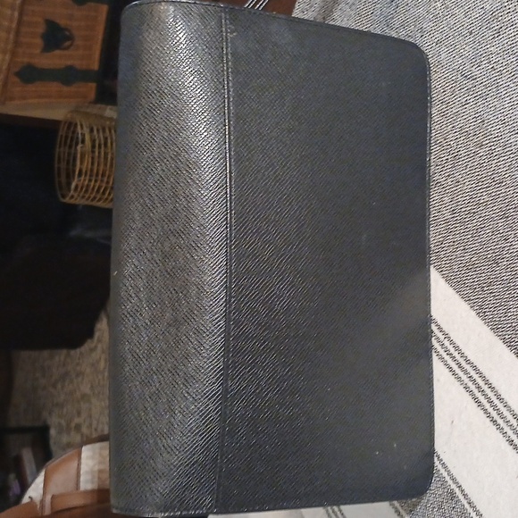 AUTHENTIC LOUIS VUITTON TAIGA SELENGA CLUTCH HAND BAG BLACK LEATHER - Picture 3 of 16